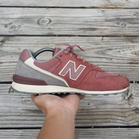 Men Size 9.5 / Size 11 Women New Balance 696 Lush Lifestyle Shoes Sneakers - Picture 3 of 8